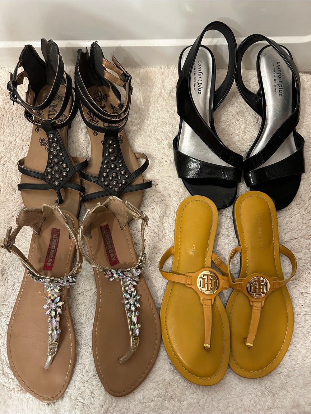 Women’s Lot of 4 summer sandals size 6-7